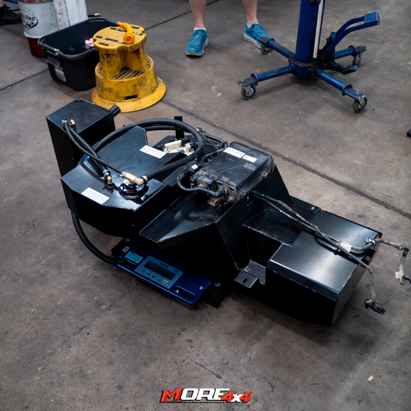 BROWN DAVIS - 140L Long Range Fuel Tank - To Suit RAPTOR 22+ – MORE 4x4