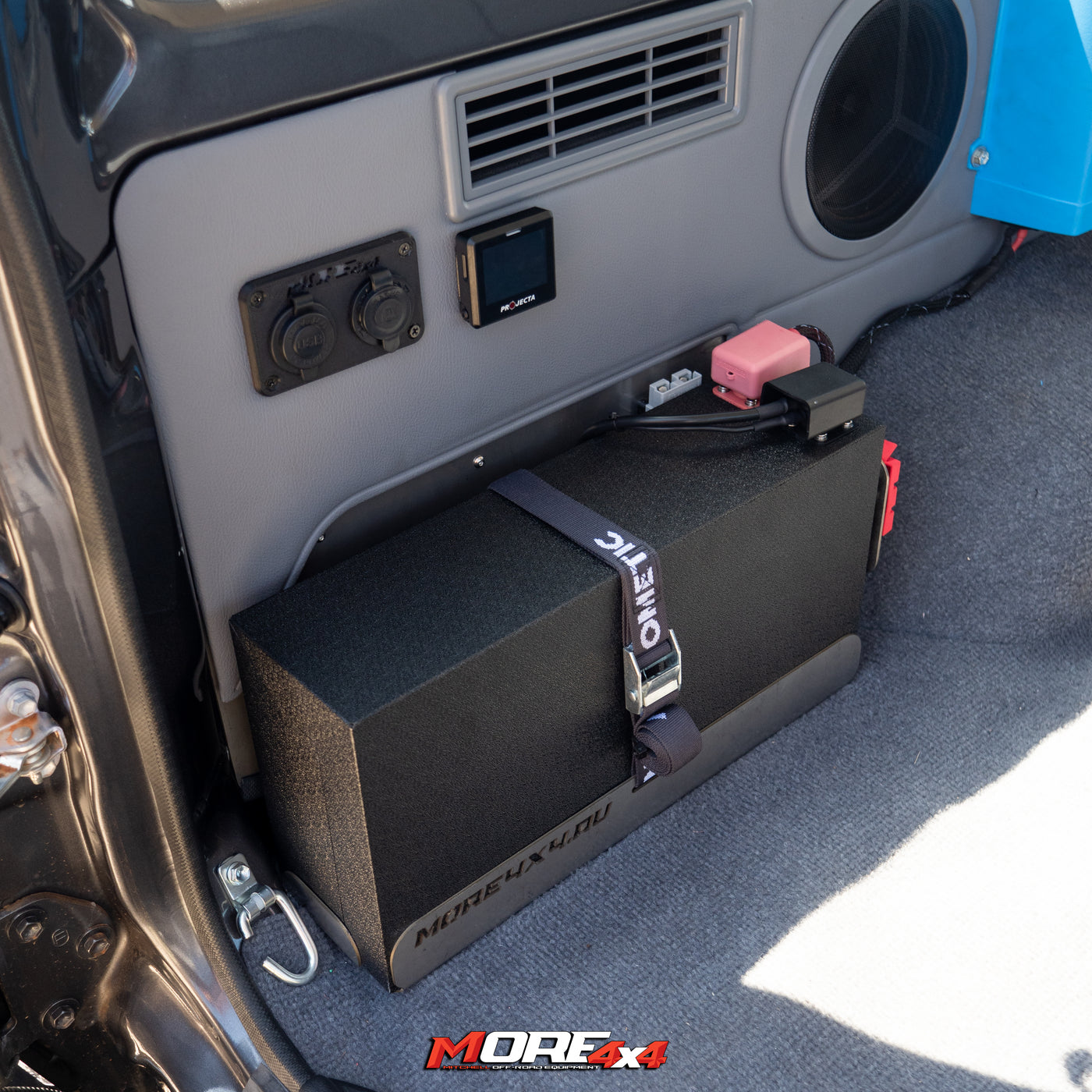 MORE4x4-toyotalandcruiser76seriesvdj76wagondualbatterysetupcustomlithiumbatery100ahprojecta50achargerbussmannfusem4x4-1